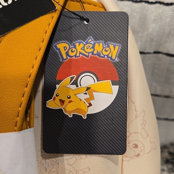LOUNGEFLY POKEMON EEVEE MINI BACKPACK. NWT